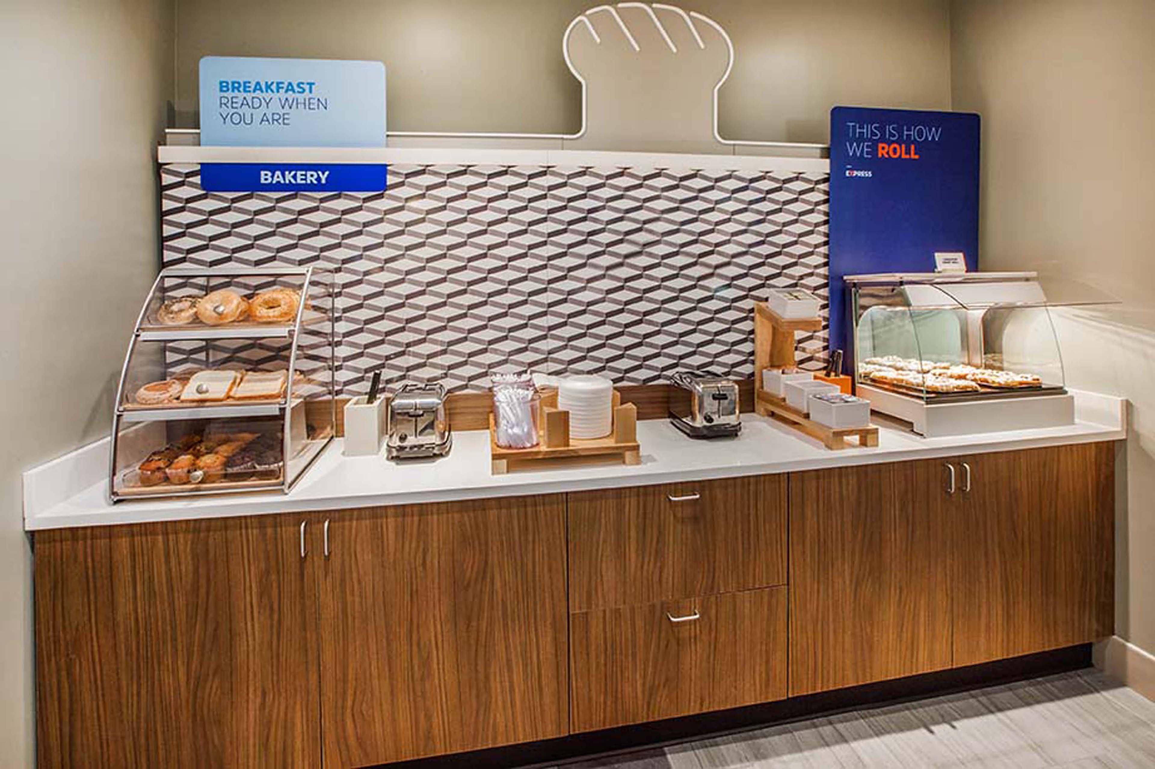 Holiday Inn Express & Suites Cheektowaga North East By Ihg Ngoại thất bức ảnh
