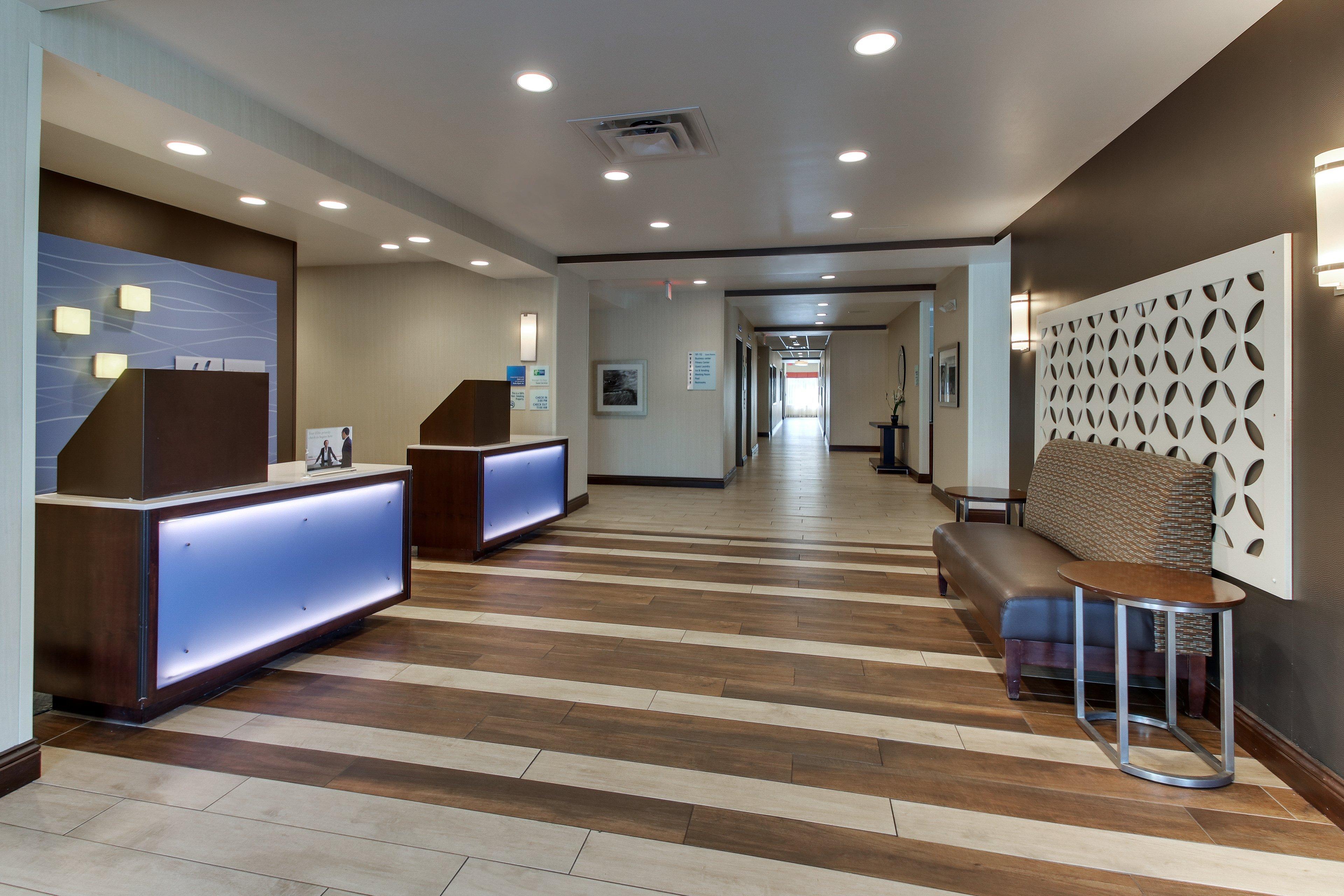Holiday Inn Express & Suites Cheektowaga North East By Ihg Ngoại thất bức ảnh