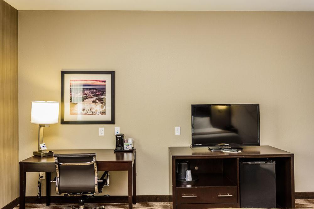 Holiday Inn Express & Suites Cheektowaga North East By Ihg Ngoại thất bức ảnh