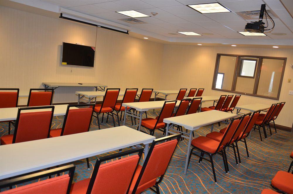 Holiday Inn Express & Suites Cheektowaga North East By Ihg Ngoại thất bức ảnh