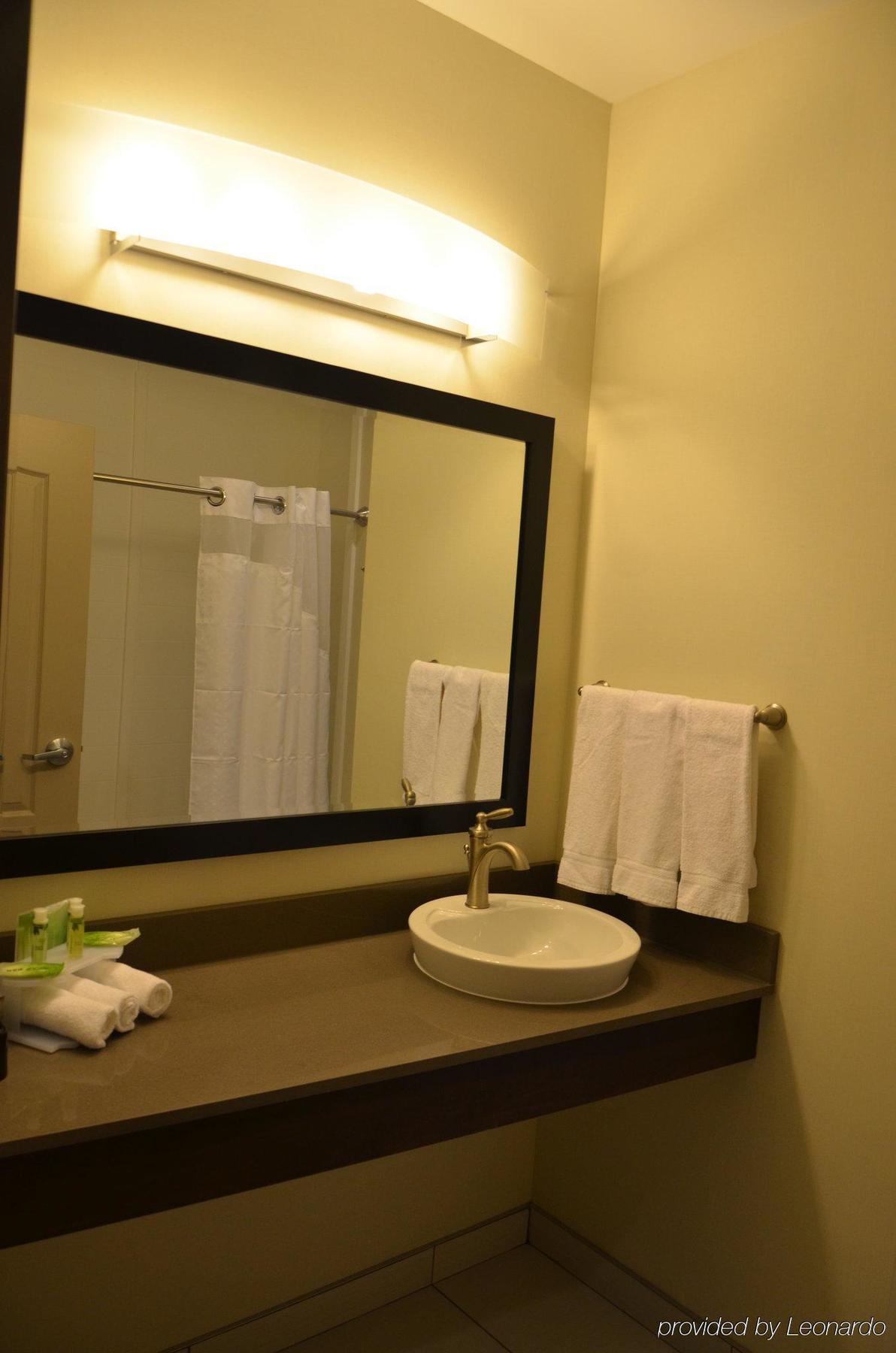 Holiday Inn Express & Suites Cheektowaga North East By Ihg Ngoại thất bức ảnh