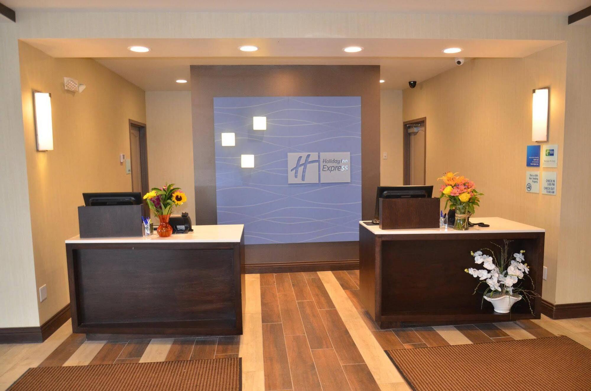 Holiday Inn Express & Suites Cheektowaga North East By Ihg Ngoại thất bức ảnh